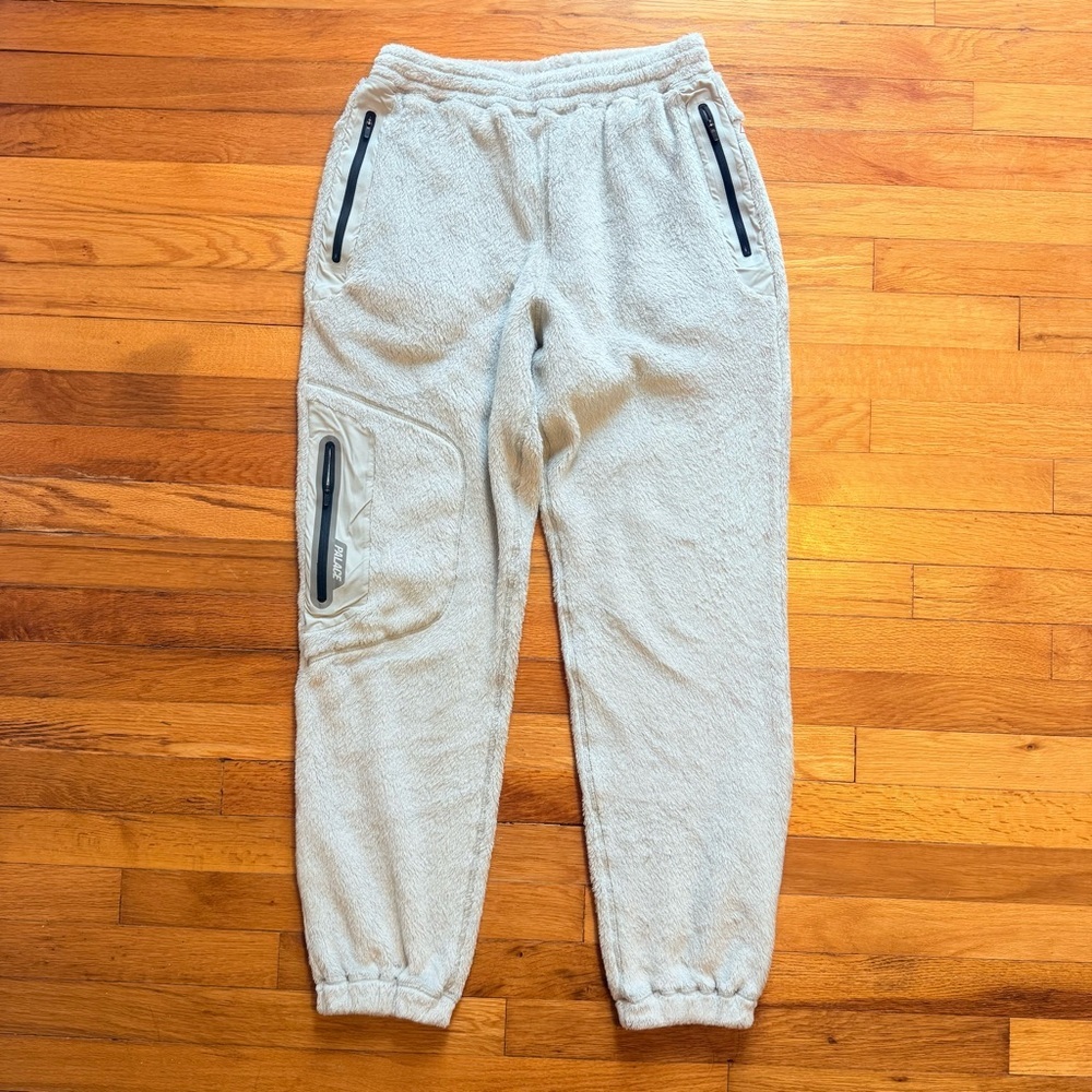 PALACE SKATEBOARDS Polartec High‎ Loft Bottoms in Grey Fuzzy Jogger Pants